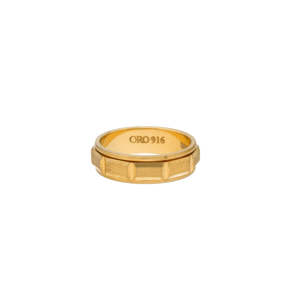 22K Yellow Gold Band Ring (9gm) | 



Indulge in luxury with this 22k gold ring for men by Virani Jewelers. This exquisite piece of...