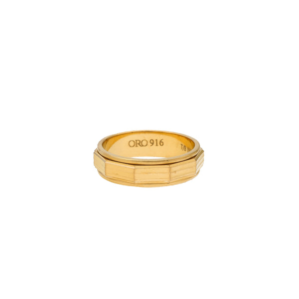 22K Yellow Gold Textured Band Ring (9.2gm) | 



Elevate your ensemble with this 22k gold ring for men by Virani Jewelers. Designed with sophi...