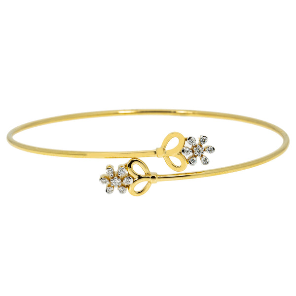 18K Yellow Gold & 0.13 ct Diamond Bangle (4.9 grams) | 




Embrace the beauty of fine craftsmanship with this 18k yellow gold and diamond flower bangle...