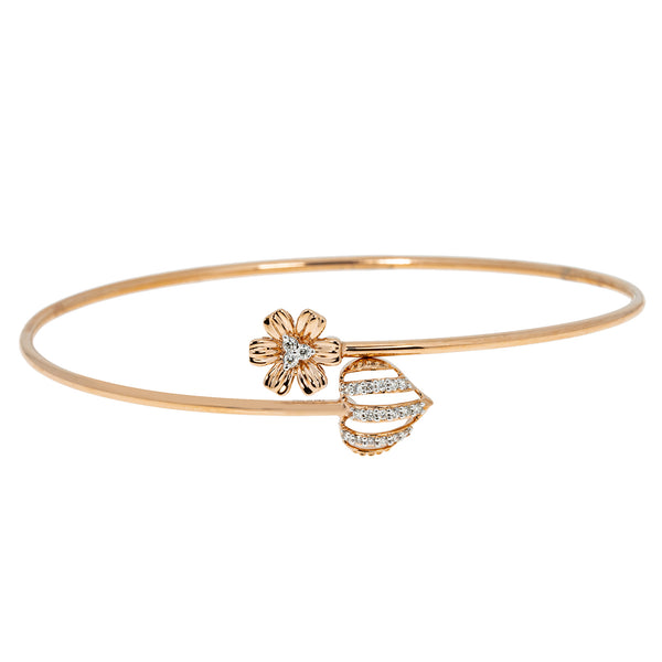 18K Rose Gold & 0.10 ct Diamond Bangle (3.87 grams) | 



Add a touch of luxury to your diamond jewelry collection with this 18k rose gold and diamond ...