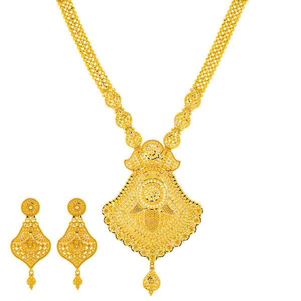 22K Yellow Gold Bridal Necklace & Earring Set (81.5 grams) | 



Virani Jewelers' 22k yellow gold necklace and earring set is a stunning example of traditiona...