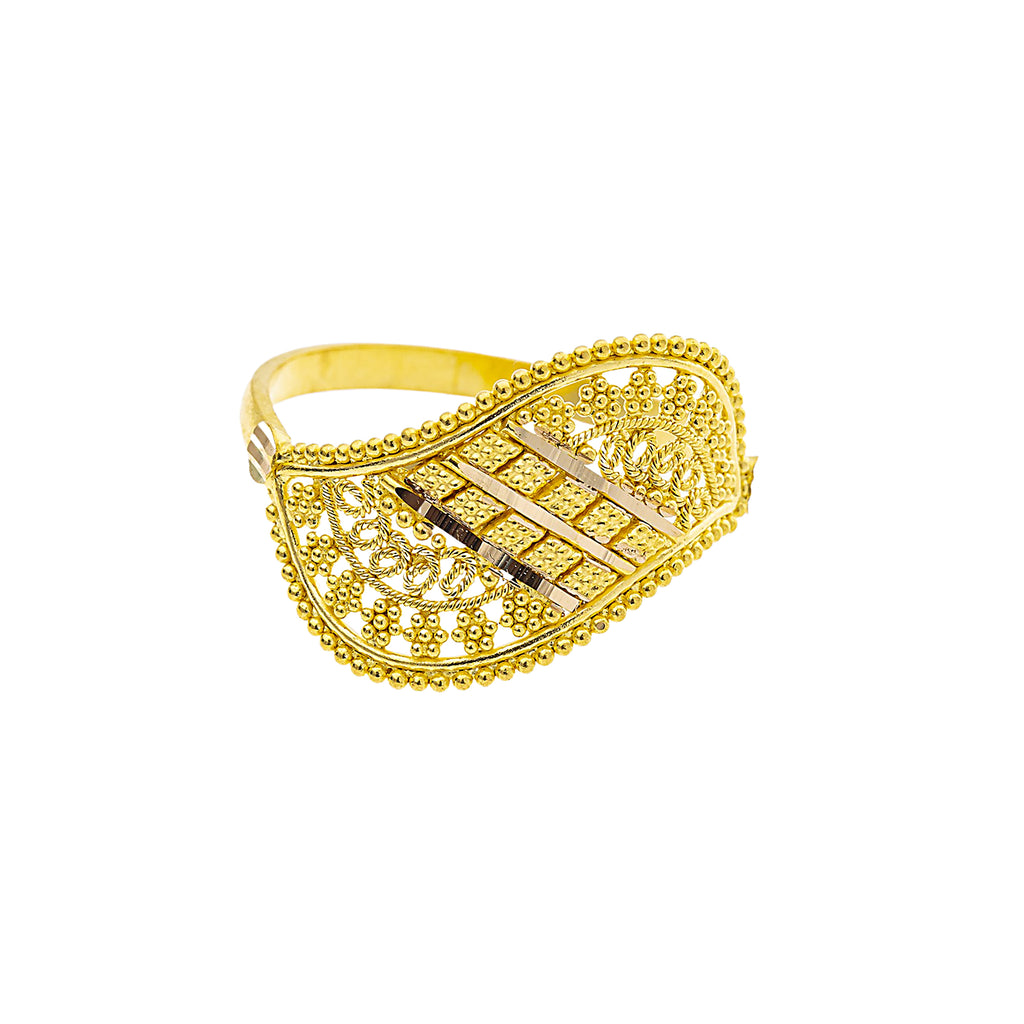 22K Yellow Gold Cocktail Ring (2.7gm) | 



Refined and radiant, this 22k gold ring by Virani Jewelers is a perfect blend of contemporary...