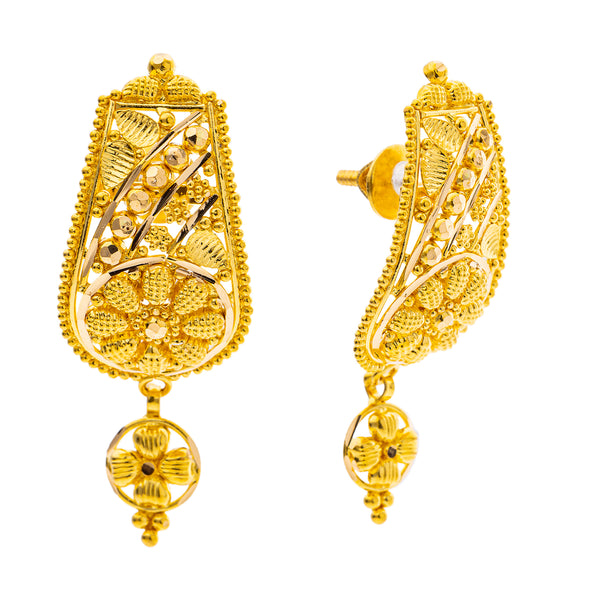 22K Yellow Gold Drop/Dangle Earrings (6.1gm) | 



Virani Jewelers’ 22k yellow gold earrings offer a luxurious fusion of Indian gold traditions ...