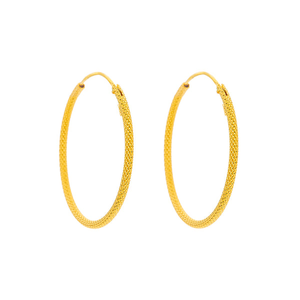 22K Yellow Gold Hoop Earrings (2.9gm) | 



These thin, 22k yellow gold hoop earrings by Virani Jewelers bring timeless Indian gold desig...