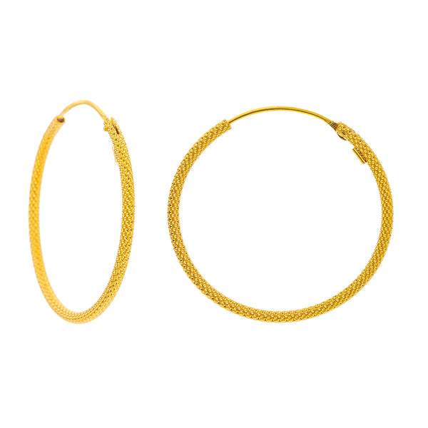 22K Yellow Gold Hoop Earrings (2.9gm) | 



These thin, 22k yellow gold hoop earrings by Virani Jewelers bring timeless Indian gold desig...