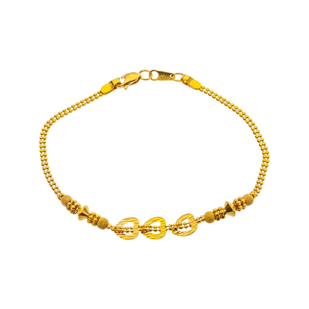 22K Yellow Gold 6.5 inch Bracelet (3.8gm) | 



Elevate your style with this 22k yellow gold bracelet by Virani Jewelers— where fine gold jew...