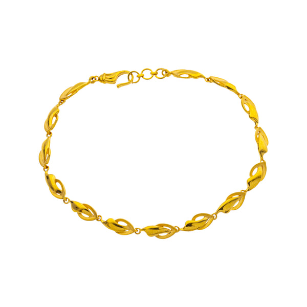 22K Yellow Gold 7.5 inch Bracelet (7.3gm) | 



Add elegance to your wrist with this 22k yellow gold bracelet by Virani Jewelers—a fine gold ...