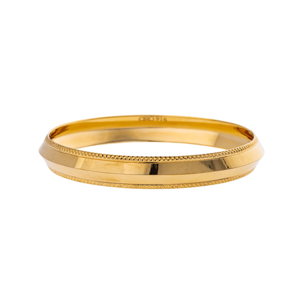 22K Yellow Gold Kada Bangle in Size 2.11 (29.3 gm) | 



Virani Jewelers presents this exquisite 22k yellow gold Kada bangle—perfectly crafted for the...