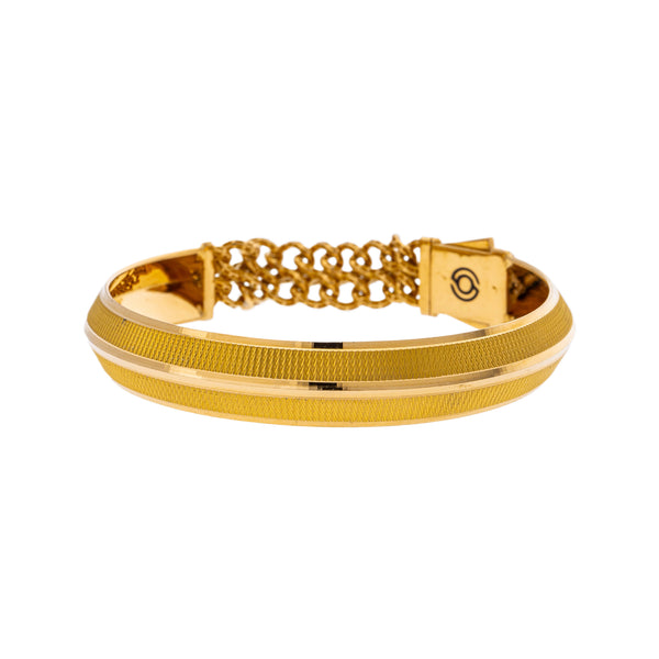 22K Yellow Gold Kada Bangle in Size 2.6 (33.9gm) | 



Command attention with this exquisite 22k yellow gold Kada bangle by Virani Jewelers, a state...