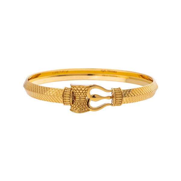 22K Yellow Gold Kada Bangle in Size 2.6 (23.1 gm) | 



Elevate your menswear looks with this one of a kind 22k yellow gold Kada bangle by Virani Jew...