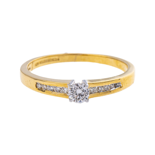 18K Multi-Tone Gold & 0.27 Carat Diamond Ring in Size 6.5 (2.44gm) | Add a touch of luxury to your collection with this 18k yellow and white gold diamond ring by Vira...