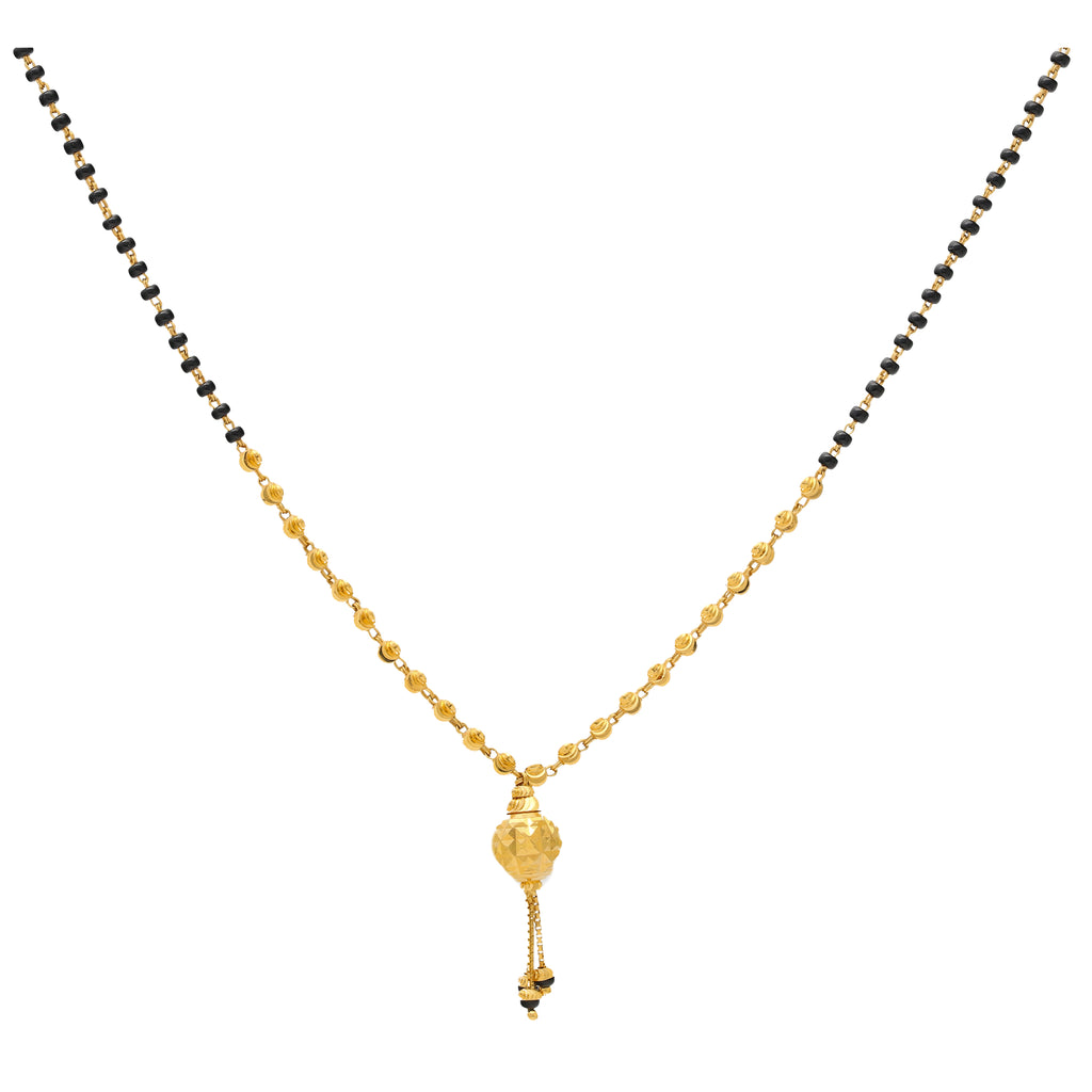 22K Yellow Gold 20 Inch Mangalsutra Chain (6.5gm) | 



Simple and charming, this 22k gold Mangalsutra chain by Virani Jewelers is a stunning piece o...